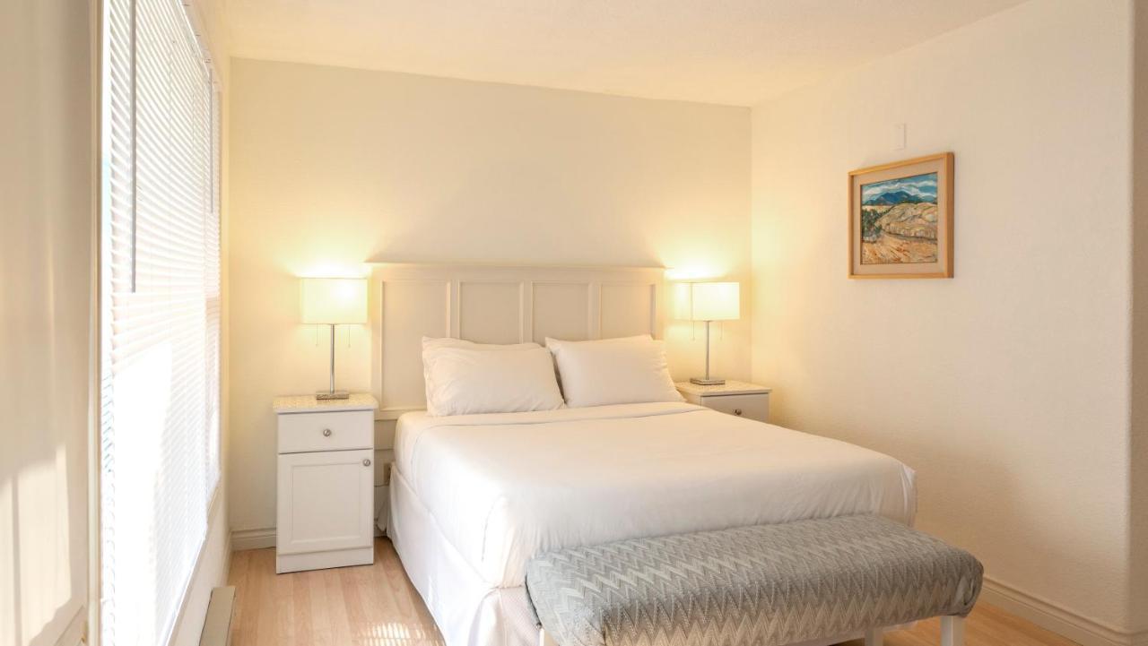The Village Motel Naramata Εξωτερικό φωτογραφία