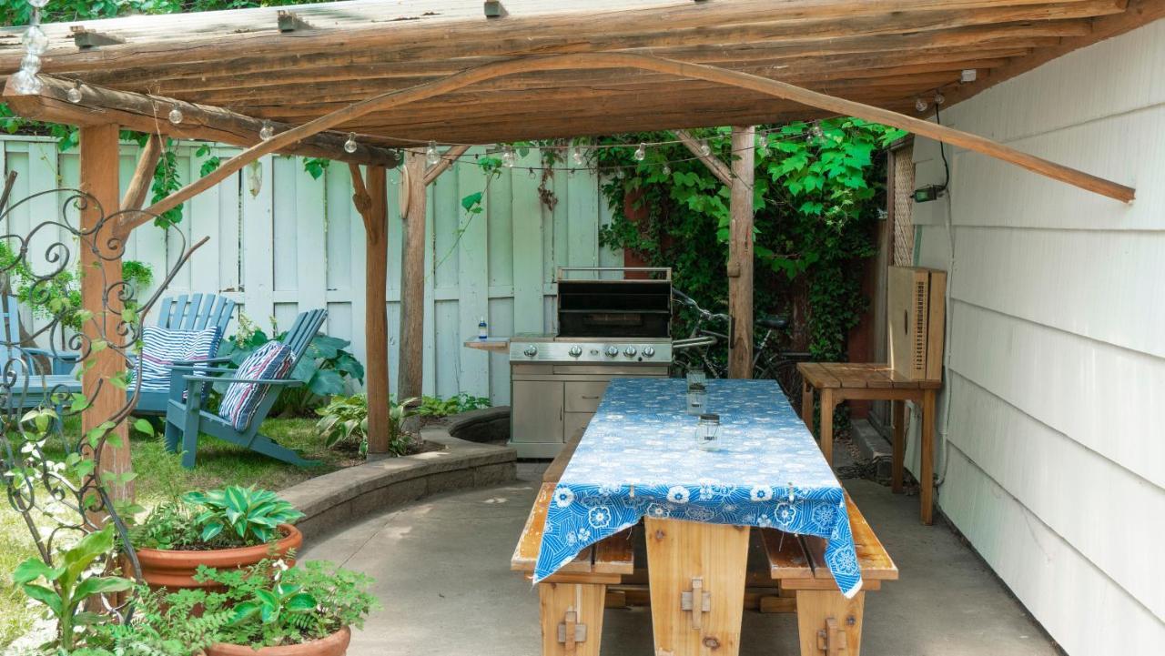 The Village Motel Naramata Εξωτερικό φωτογραφία
