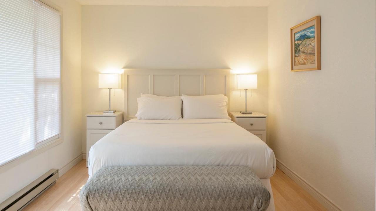 The Village Motel Naramata Εξωτερικό φωτογραφία